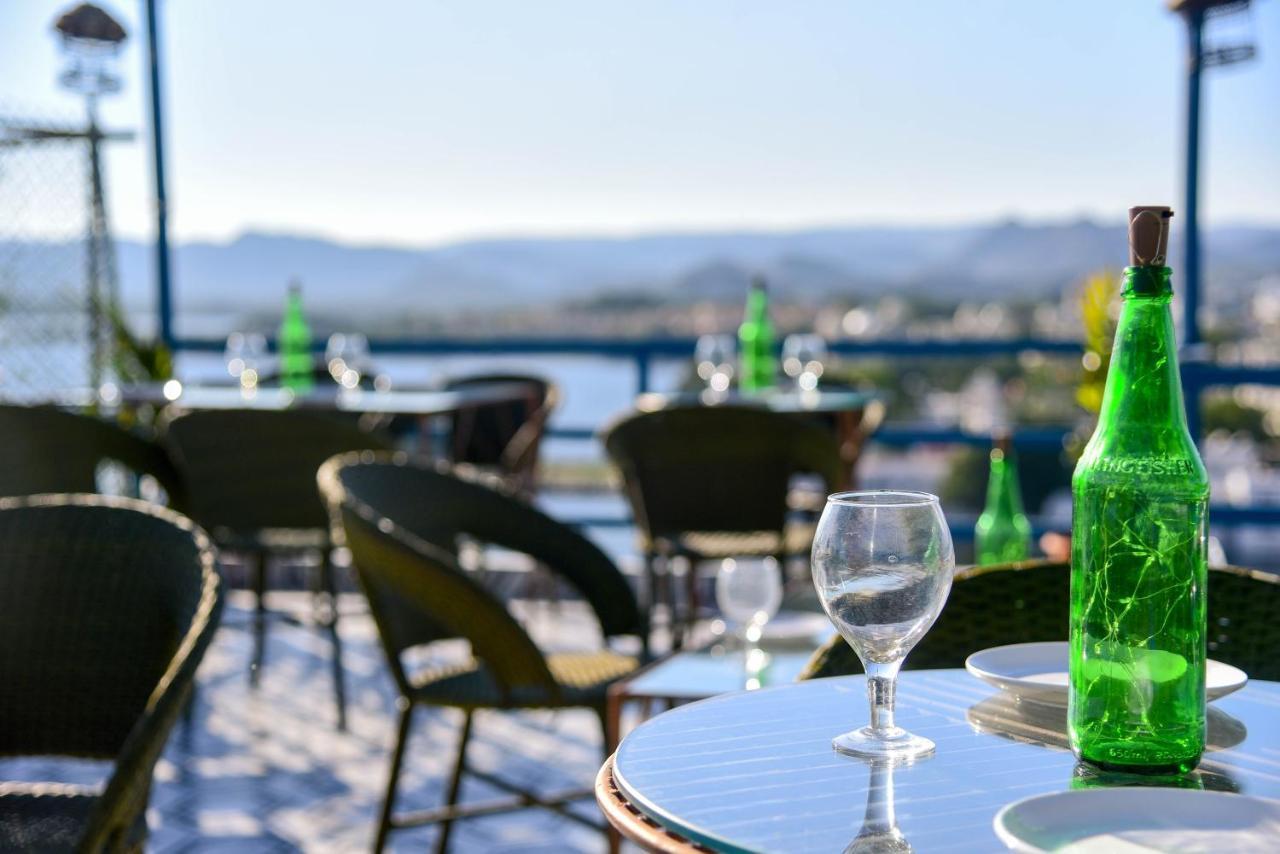 Hotel Casa By The Lake ウダイプル エクステリア 写真